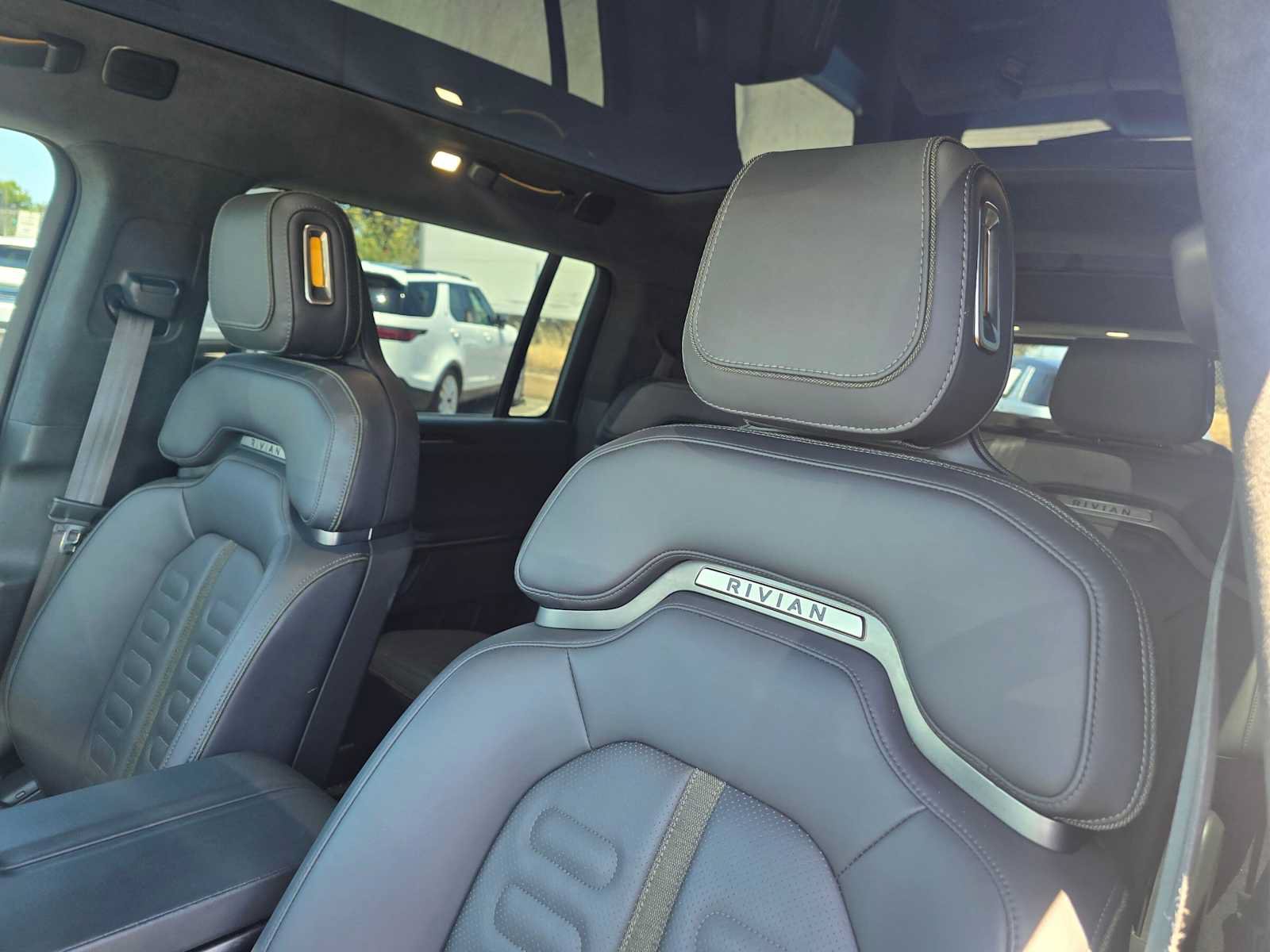 Used 2023 Rivian R1S Launch Edition AWD/4WD image 27