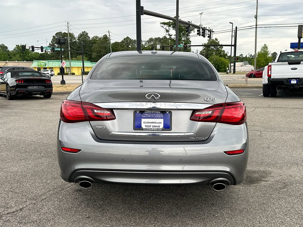 Used 2018 INFINITI Q70 Luxe w/ Proactive Package AWD/4WD image 15