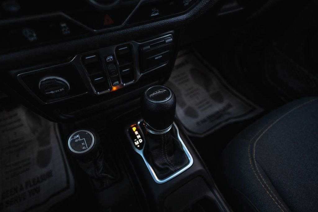 Used 2024 Jeep Gladiator Sport image 21