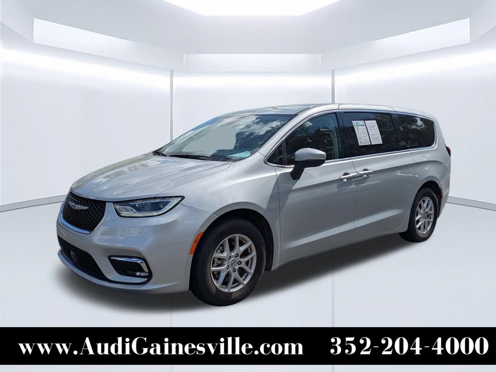 Used 2023 Chrysler Pacifica Touring-L