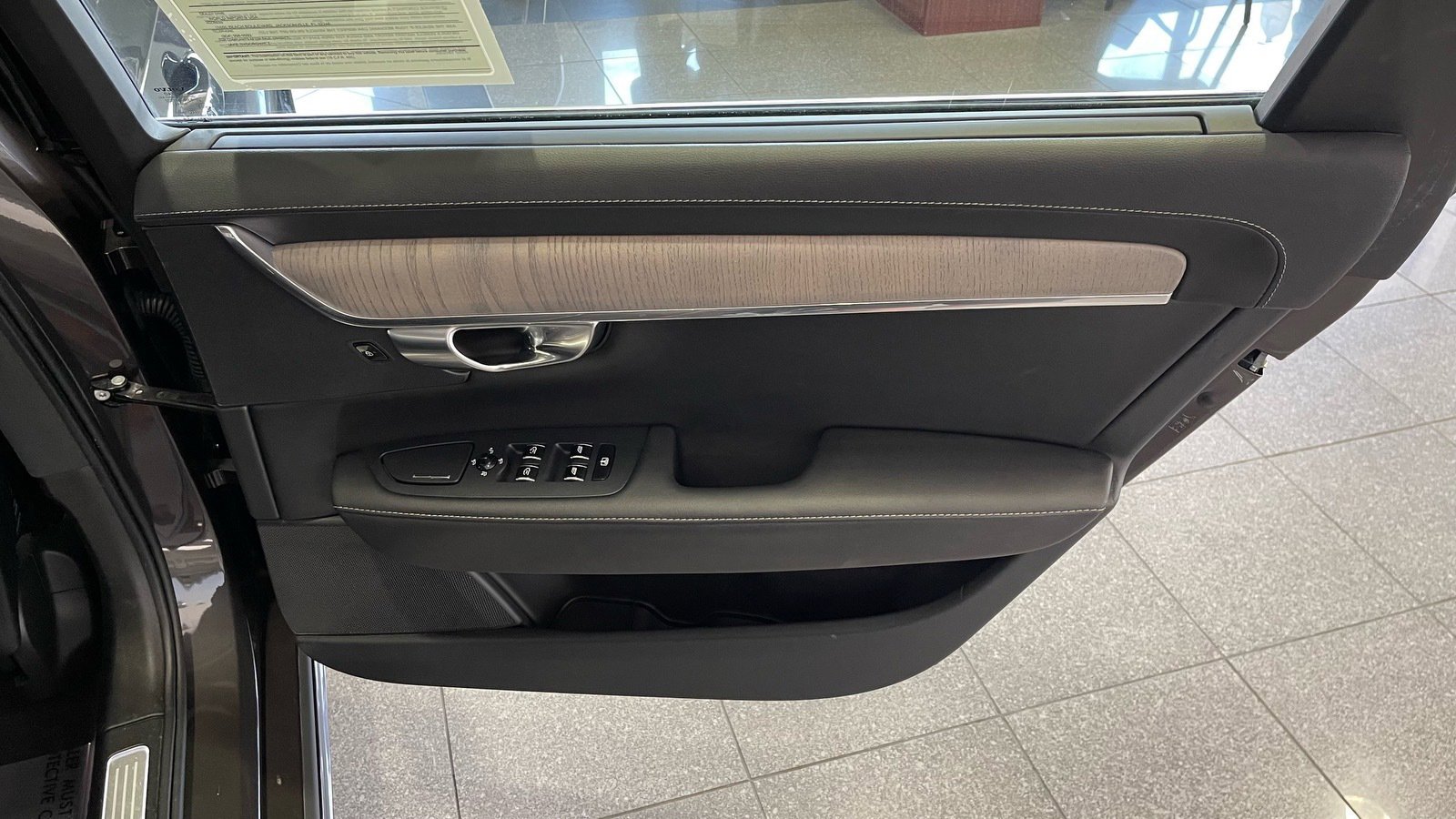 Used 2023 Volvo S90 B6 Ultimate w/ Protection Package Premier image 45