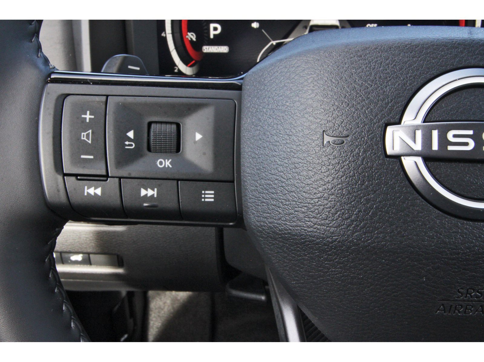 Certified 2025 Nissan Rogue SL w/ SL Premium Package FWD image 19
