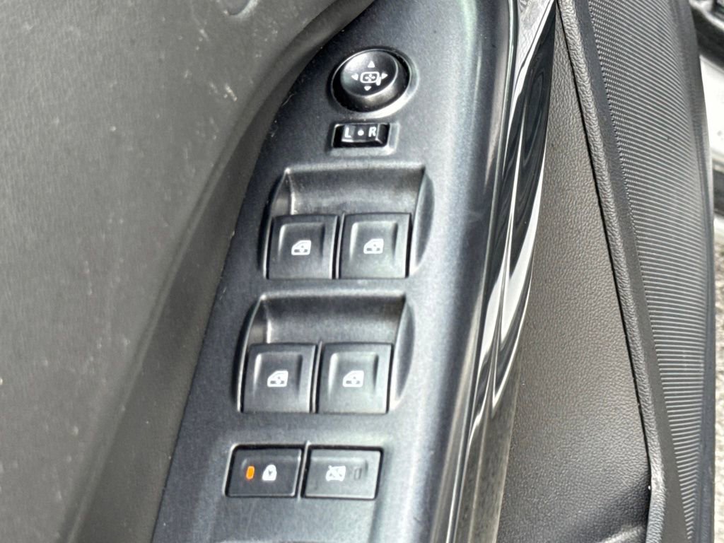 Used 2017 GMC Canyon SLE w/ All Terrain Package image 25