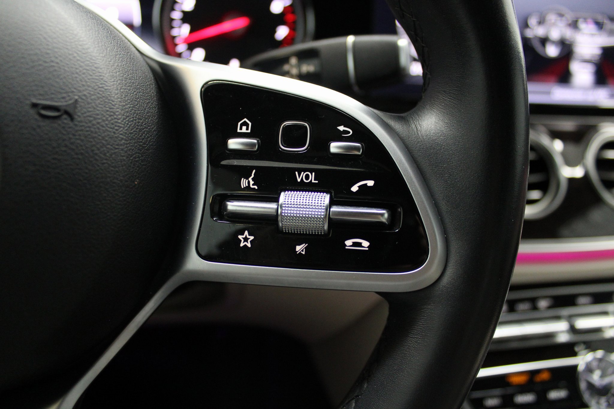 Used 2019 Mercedes-Benz E 450 4MATIC Sedan w/ Premium Package image 36