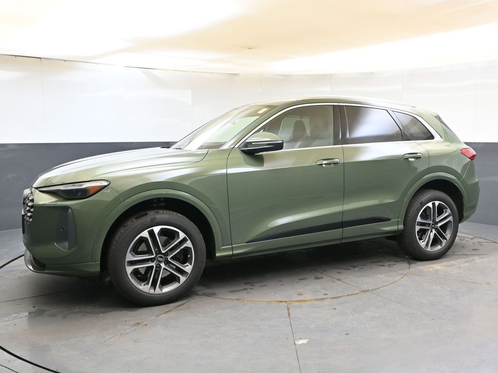 Certified 2025 Audi Q5 Premium Plus w/ Premium Plus image 2