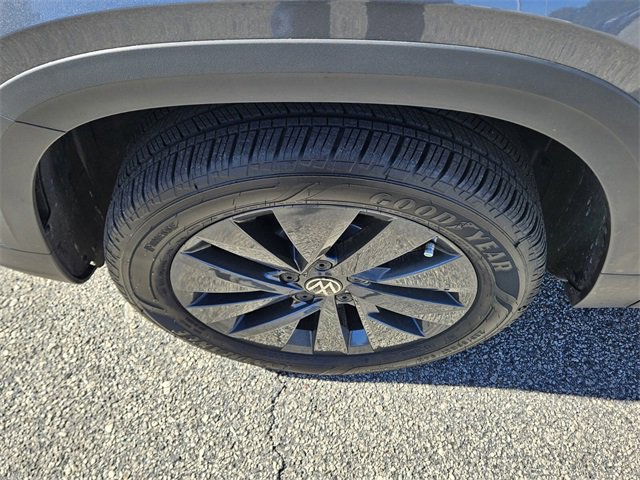 Used 2024 Volkswagen Taos S image 16