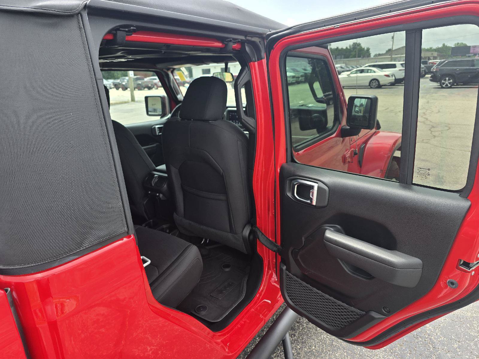 Used 2022 Jeep Gladiator Sport AWD/4WD image 33
