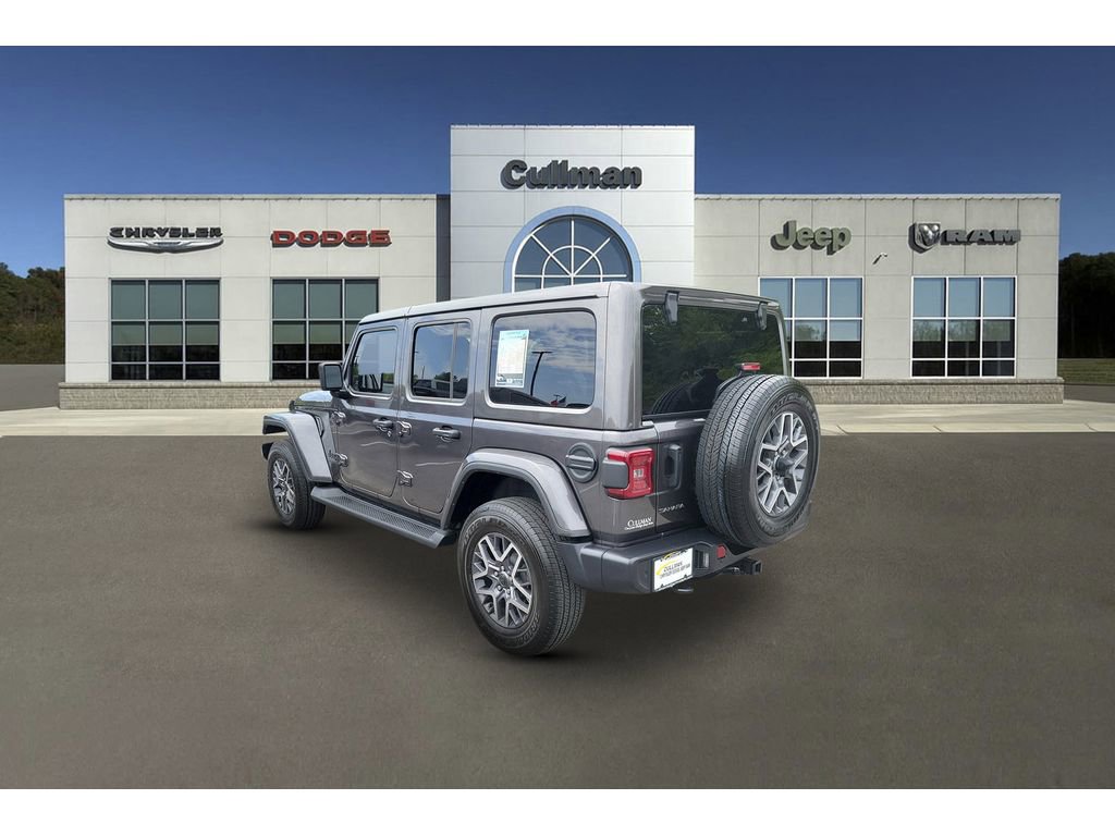 Used 2025 Jeep Wrangler Unlimited Sahara AWD/4WD image 5