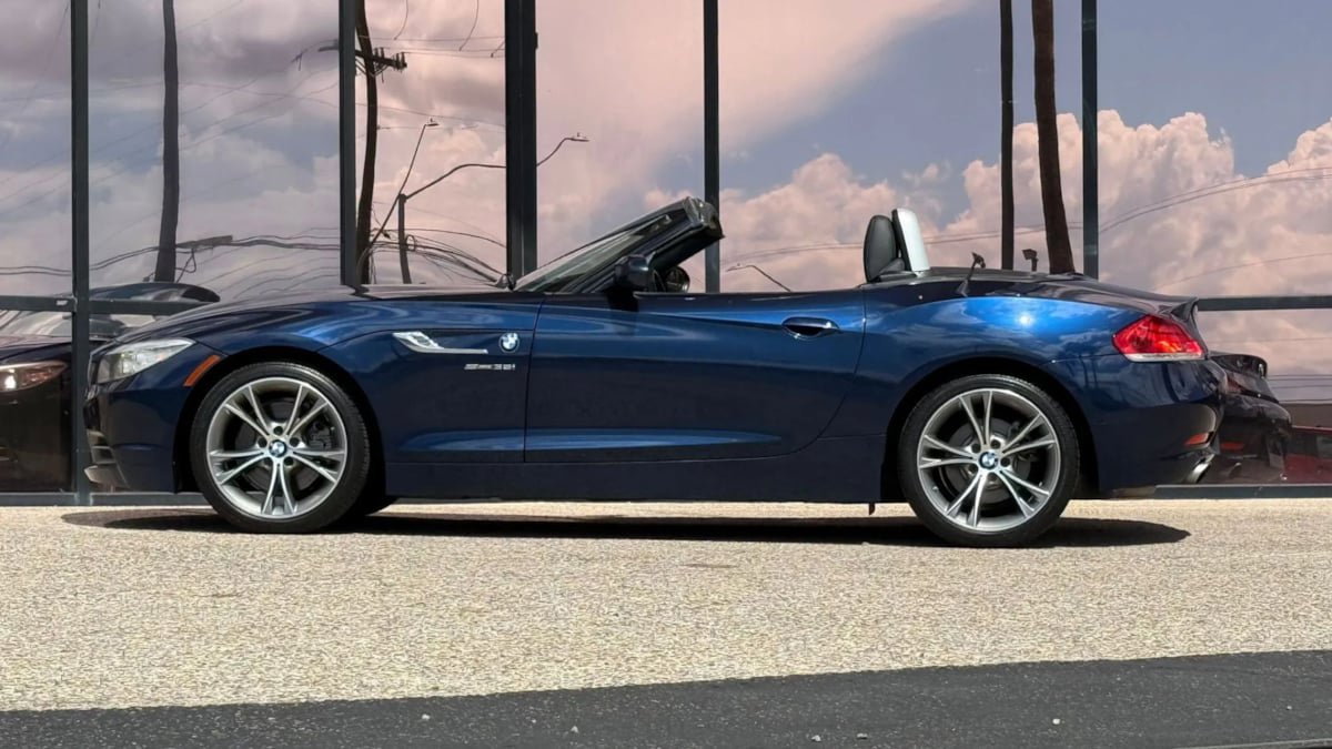 Used 2014 BMW Z4 sDrive35i RWD image 8