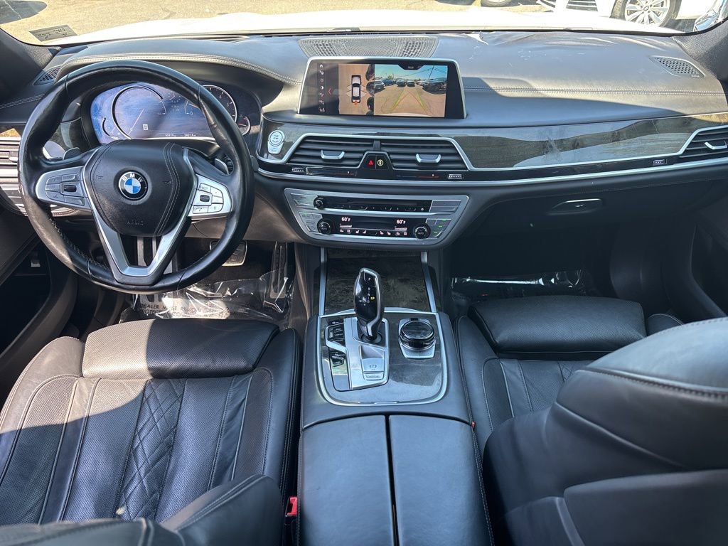 Used 2019 BMW 750i w/ Executive Package image 14