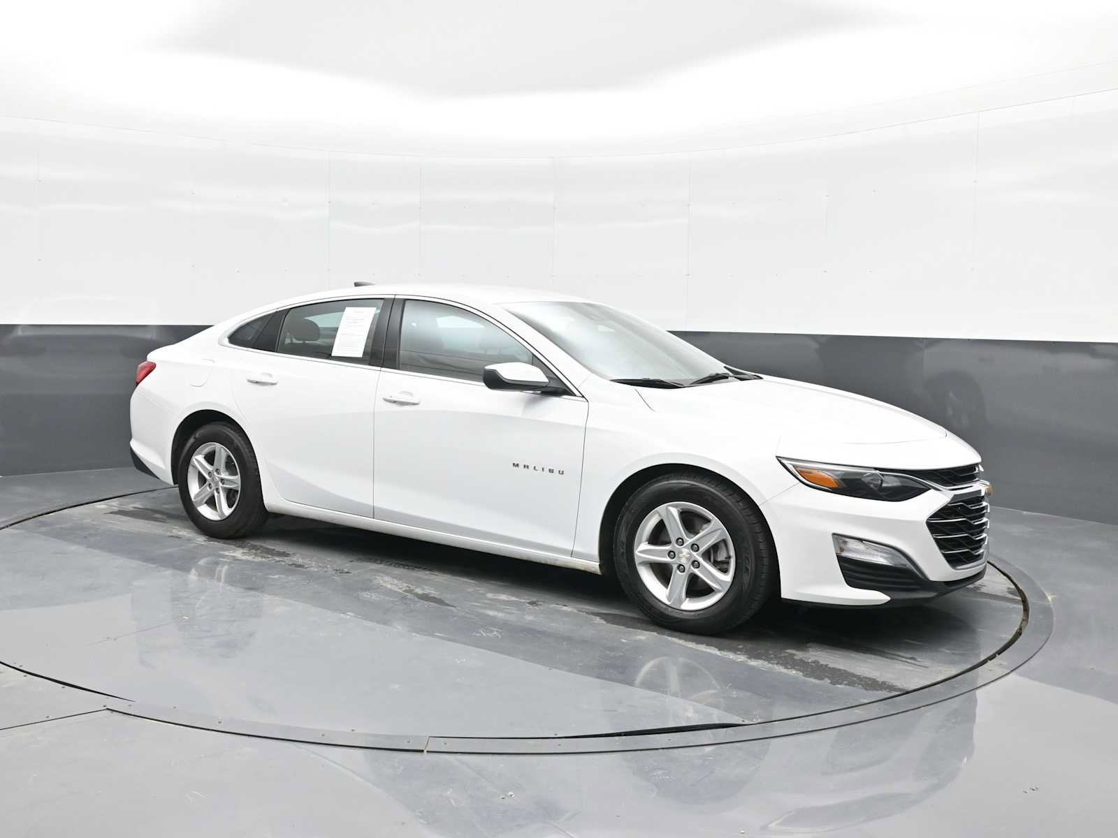Used 2022 Chevrolet Malibu LS w/ Driver Confidence Package II image 1