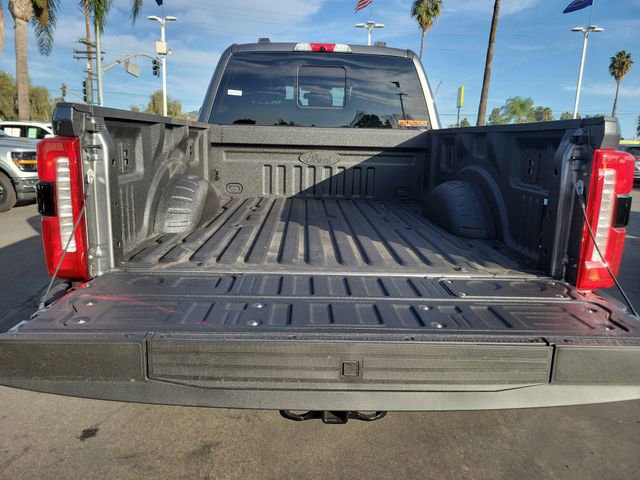 New 2026 Ford F250 Lariat w/ Black Appearance Package image 27
