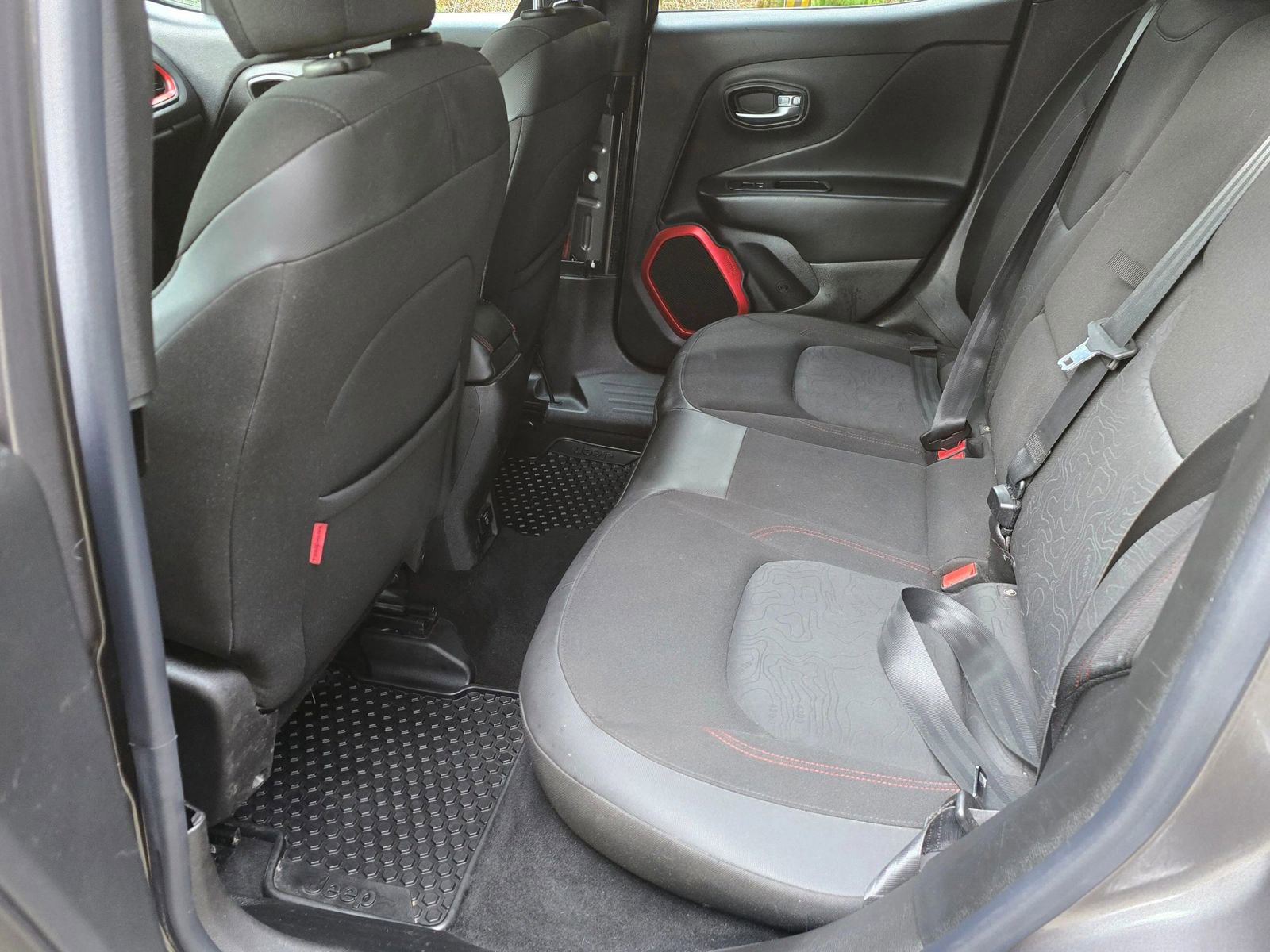 Used 2016 Jeep Renegade Trailhawk AWD/4WD image 17