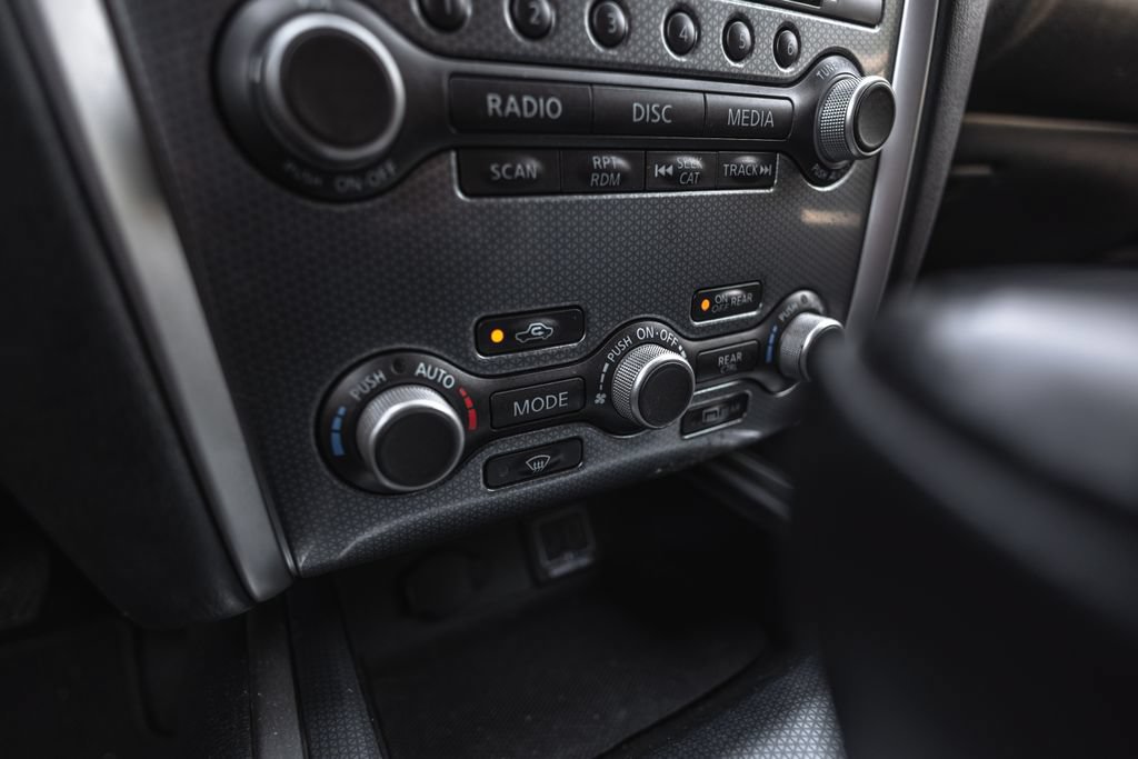 Used 2019 Nissan Pathfinder SL FWD image 16