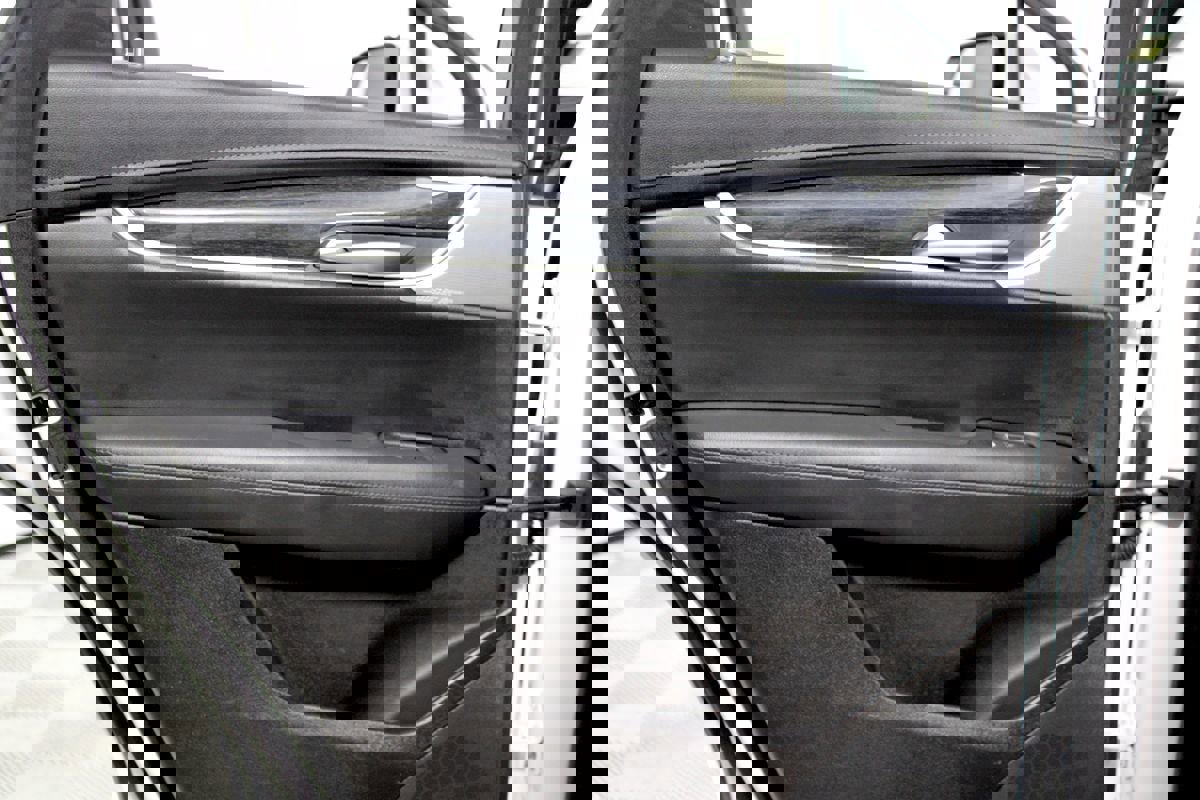 Used 2024 Cadillac XT5 Premium Luxury image 36