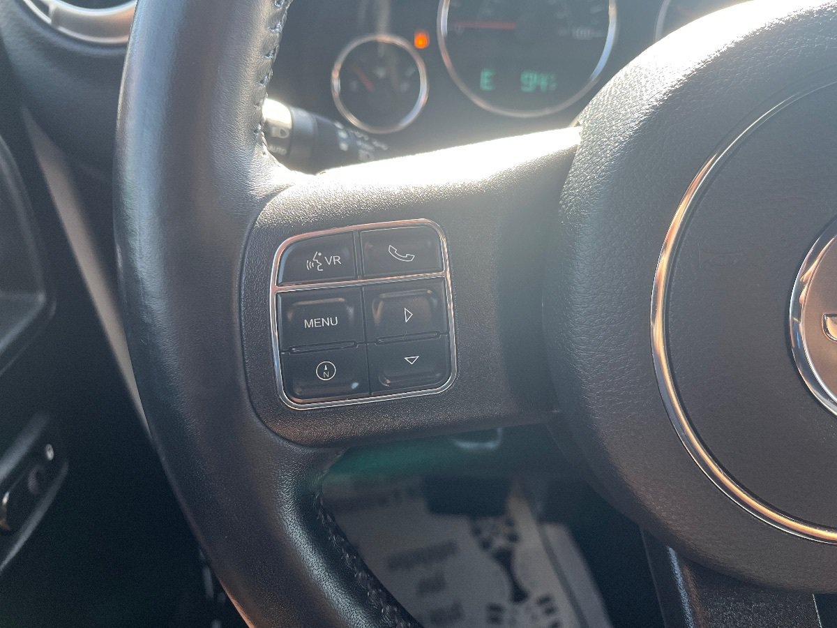 Used 2018 Jeep Wrangler Unlimited Rubicon w/ Connectivity Group AWD/4WD image 18