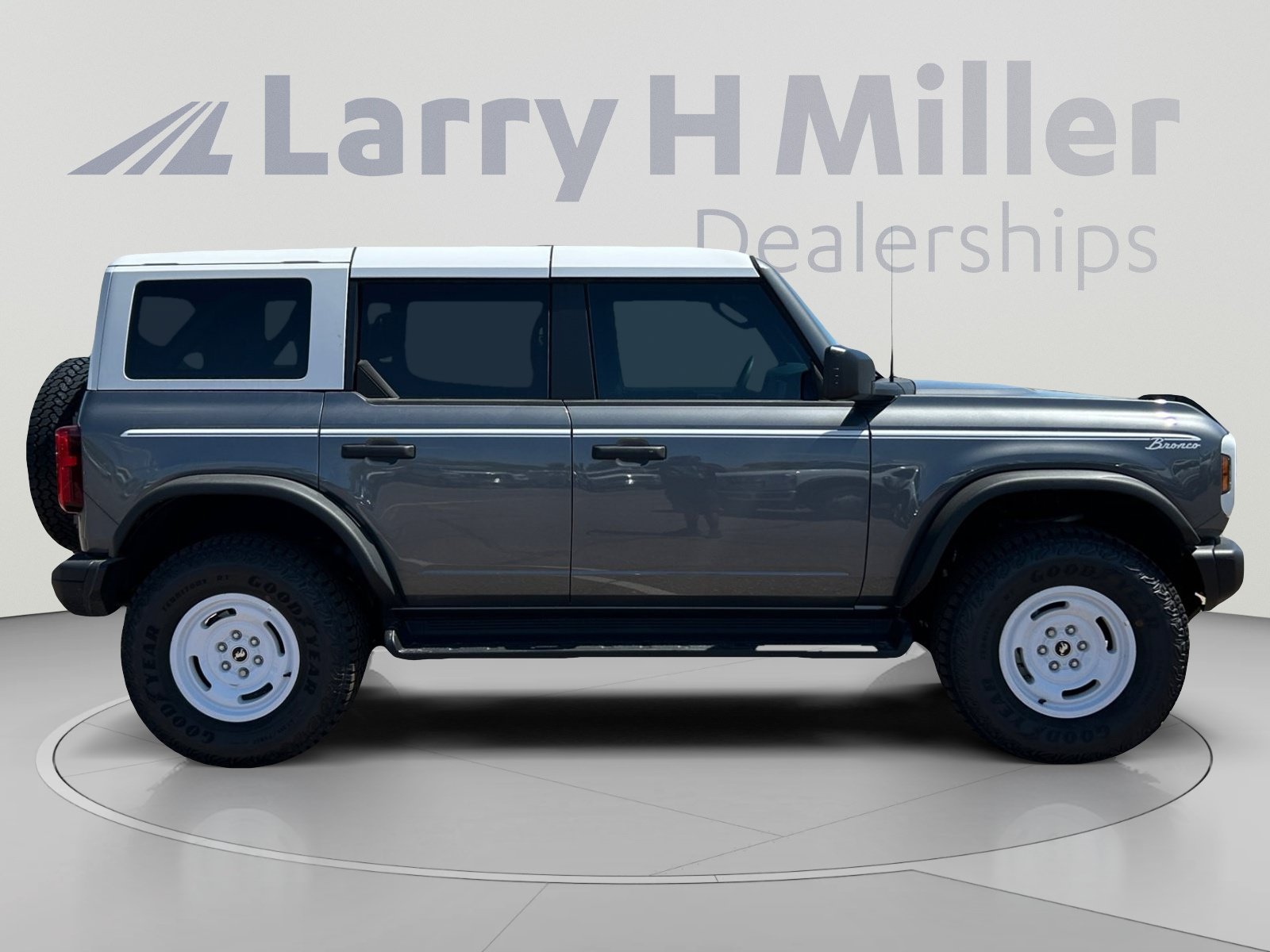 New 2026 Ford Bronco Heritage Edition AWD/4WD image 6