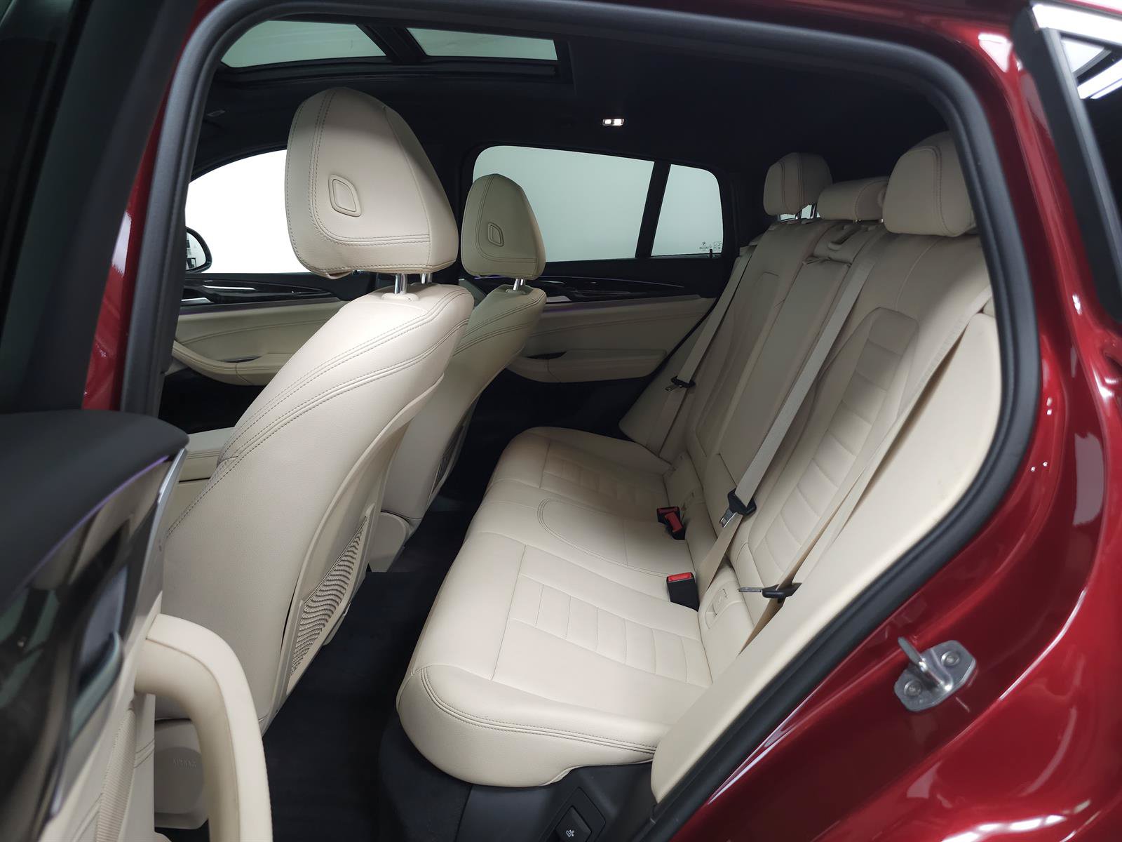 Used 2020 BMW X4 xDrive30i w/ Premium Package AWD/4WD image 5