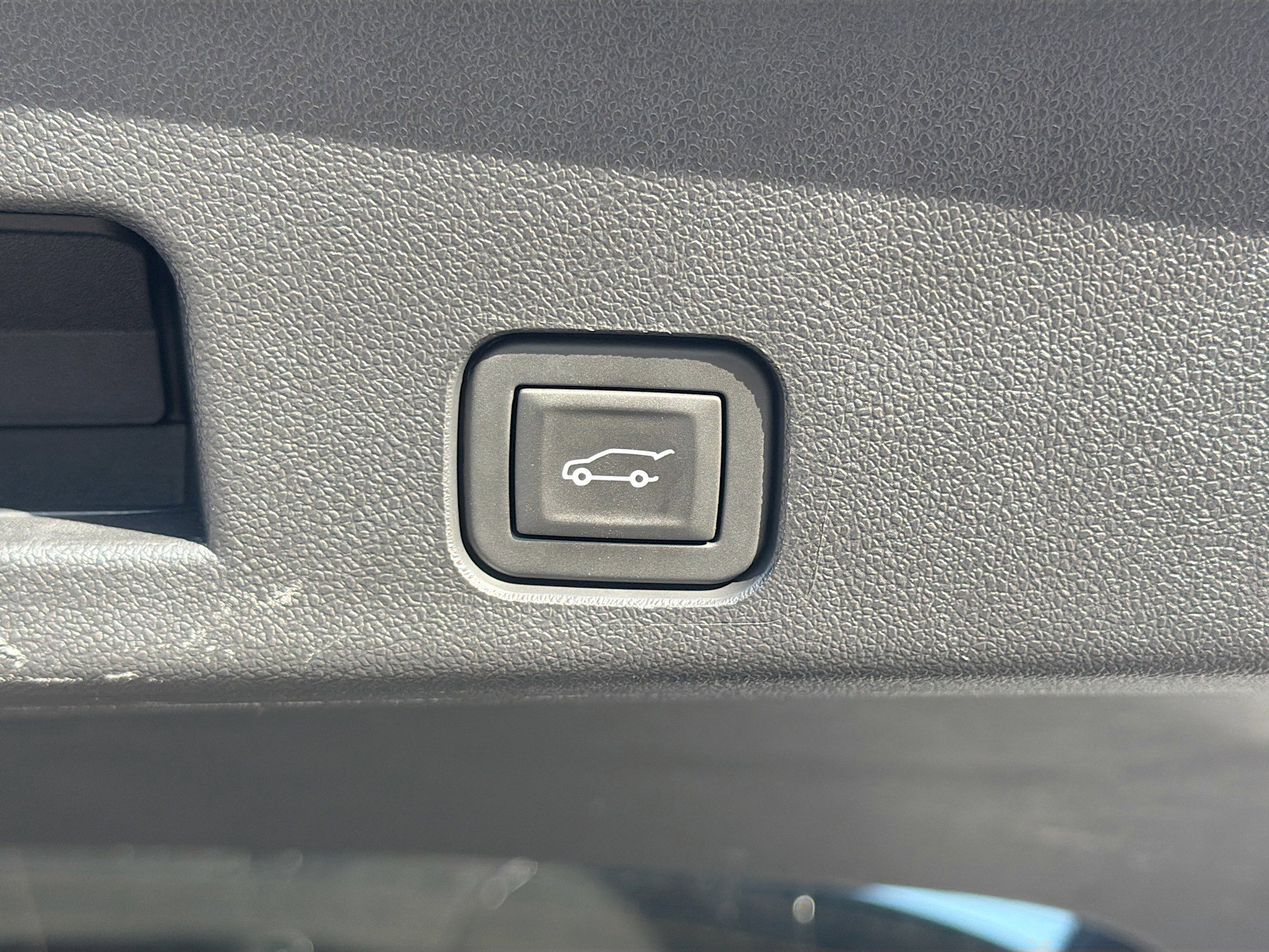 Used 2025 GMC Acadia Elevation FWD image 13