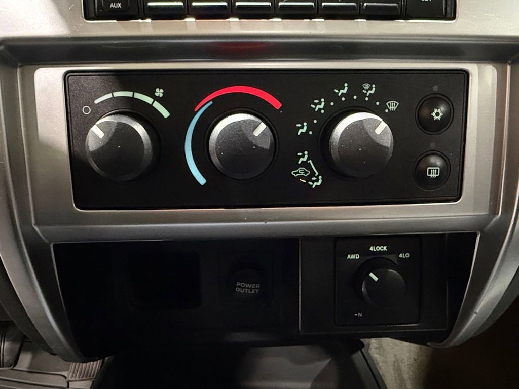 Used 2005 Dodge Dakota Laramie w/ Sport Appearance Group image 29