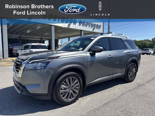 Used 2023 Nissan Pathfinder SL w/ SL Premium Package FWD image 1