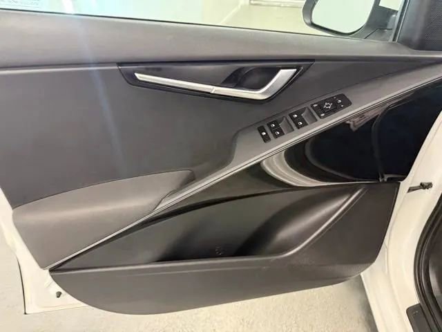 Used 2025 Kia Niro EX image 13