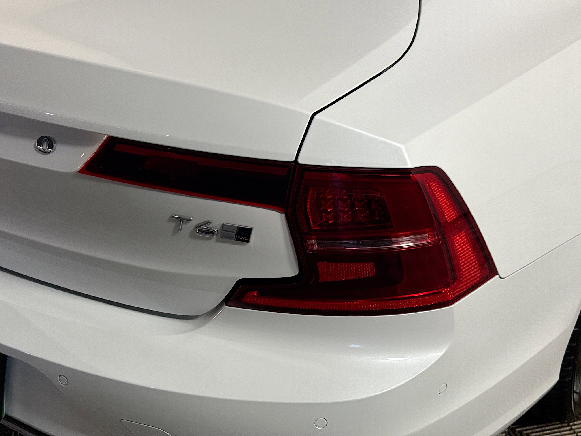 Used 2017 Volvo S90 T6 Inscription w/ Vision Package image 34