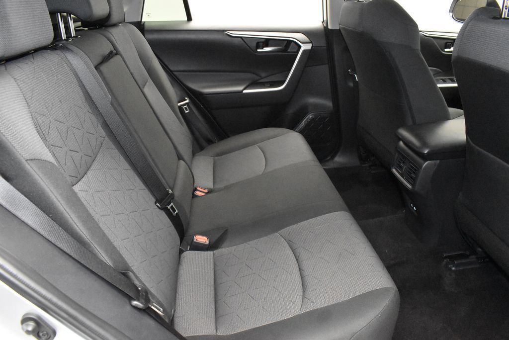 Used 2025 Toyota RAV4 XLE AWD/4WD image 29