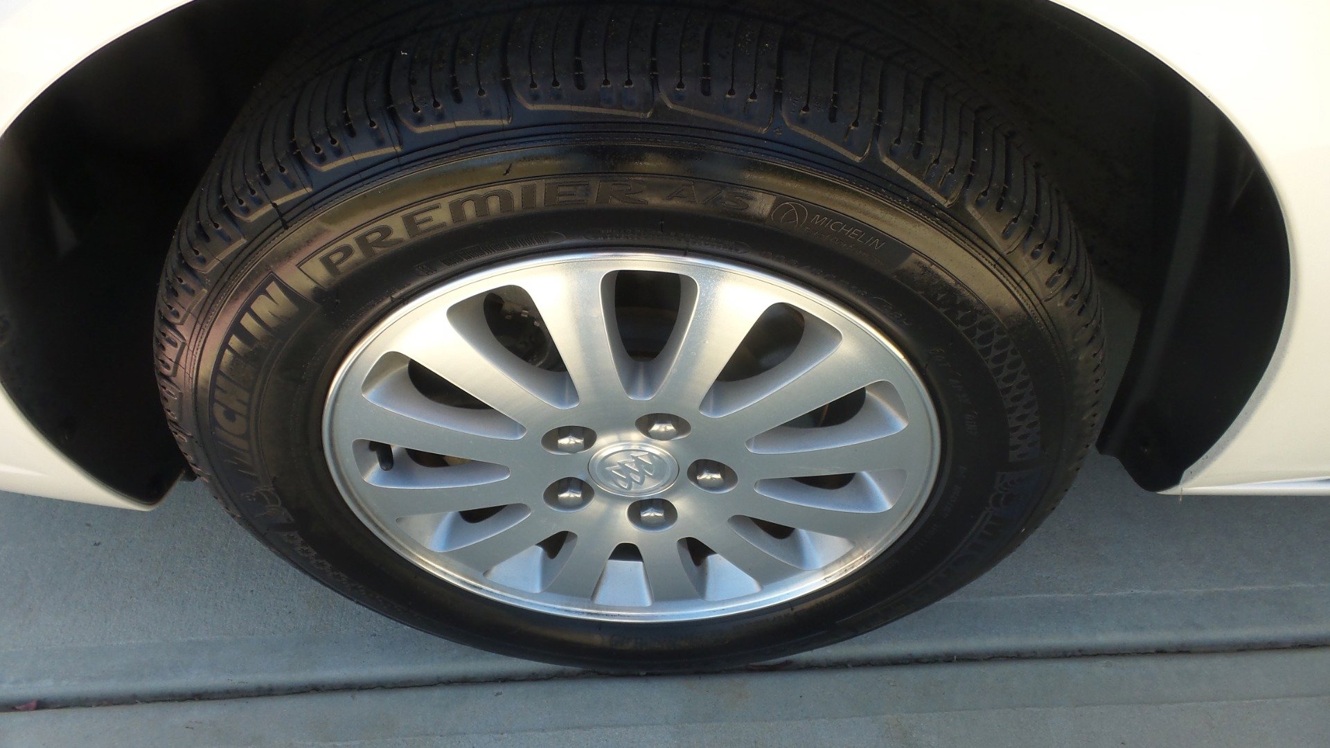 Used 2008 Buick Lucerne CX w/ Driver Confidence Package image 18