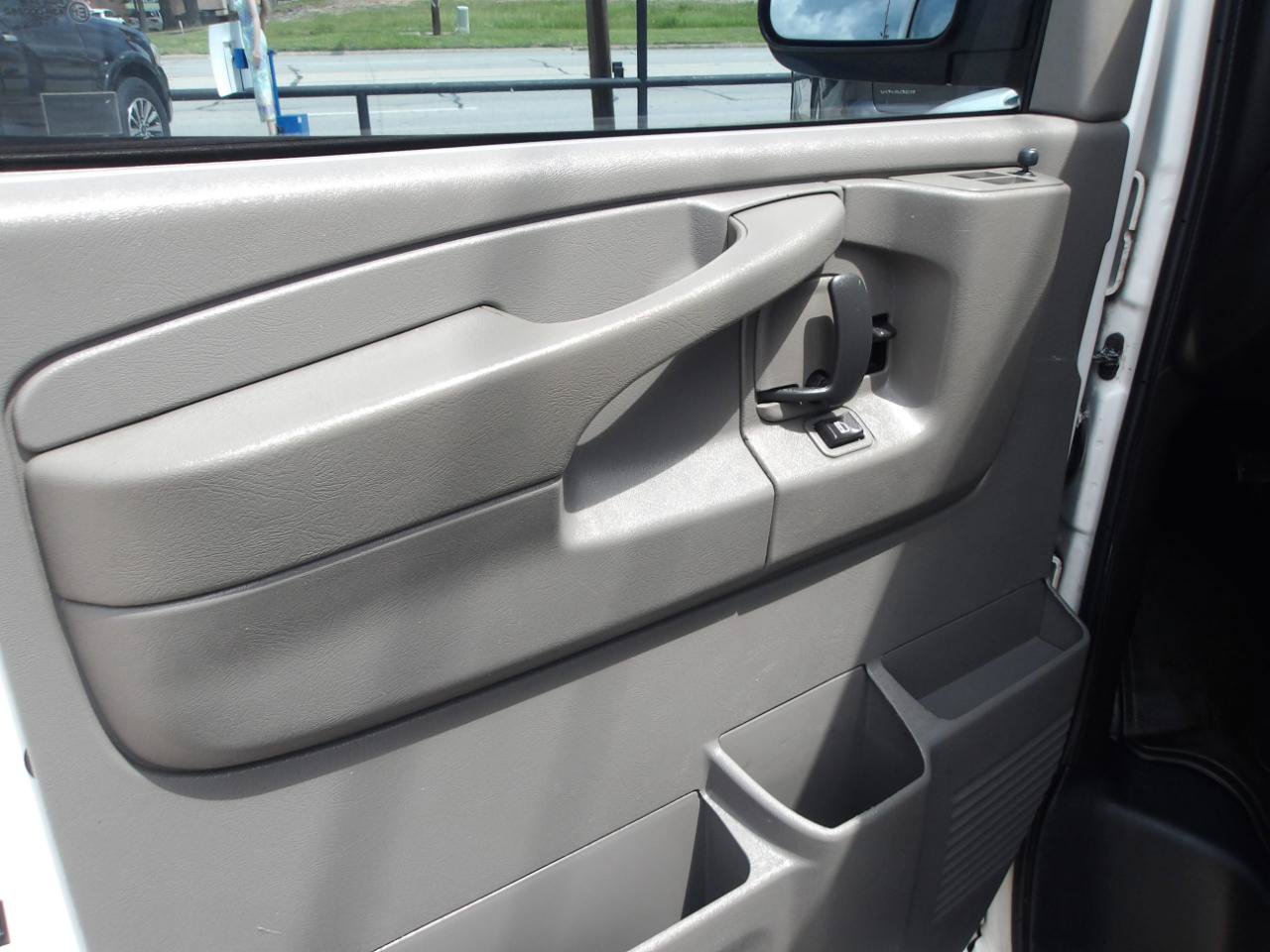Used 2014 Chevrolet Express 1500 LT w/ LT Preferred Equipment Group RWD image 16
