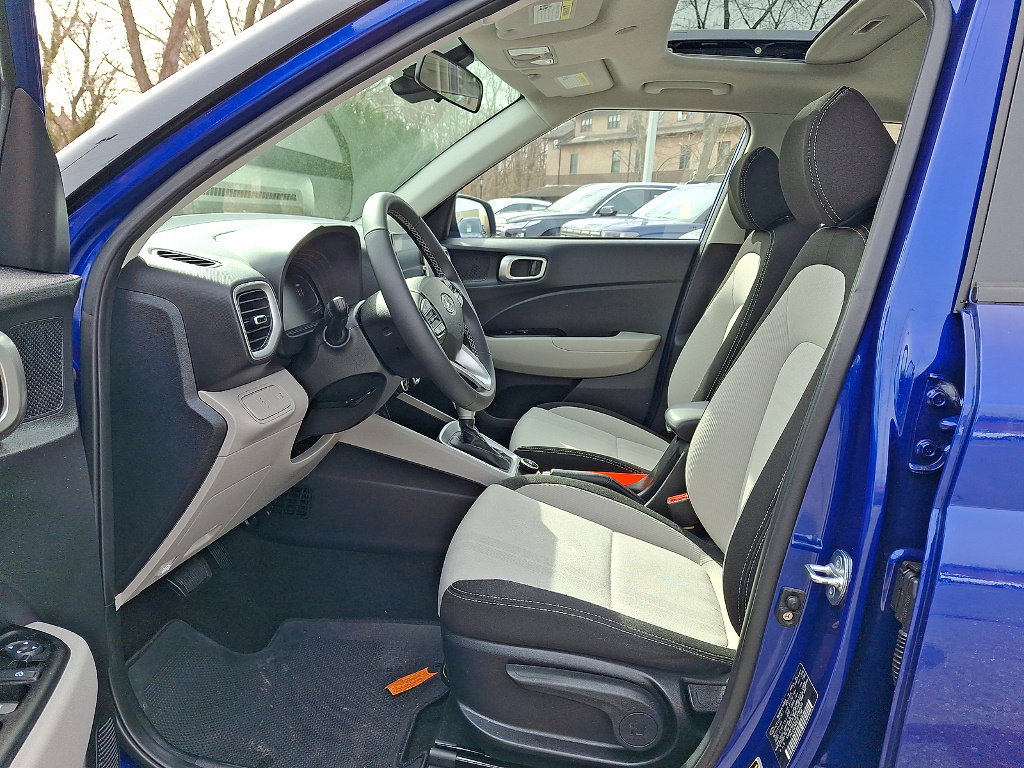 Certified 2024 Hyundai Venue SEL image 31