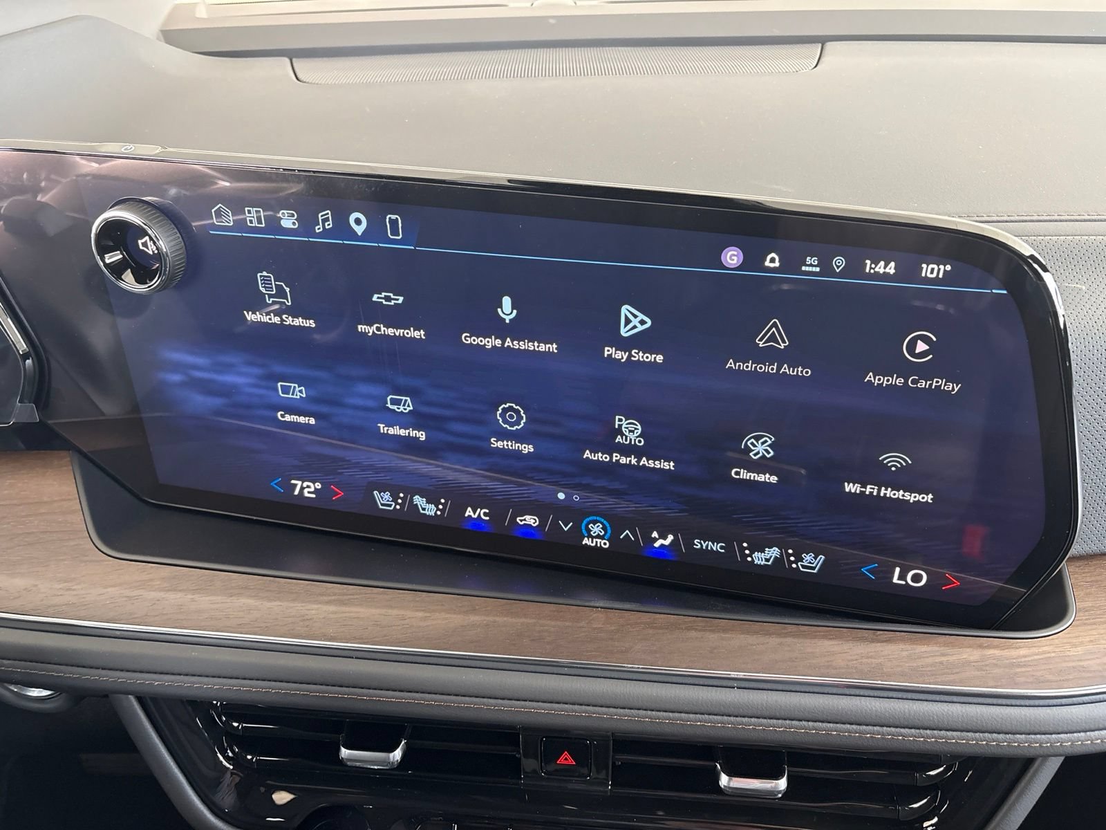 New 2026 Chevrolet Suburban High Country AWD/4WD image 30