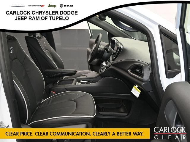 New 2026 Chrysler Pacifica Limited FWD image 42