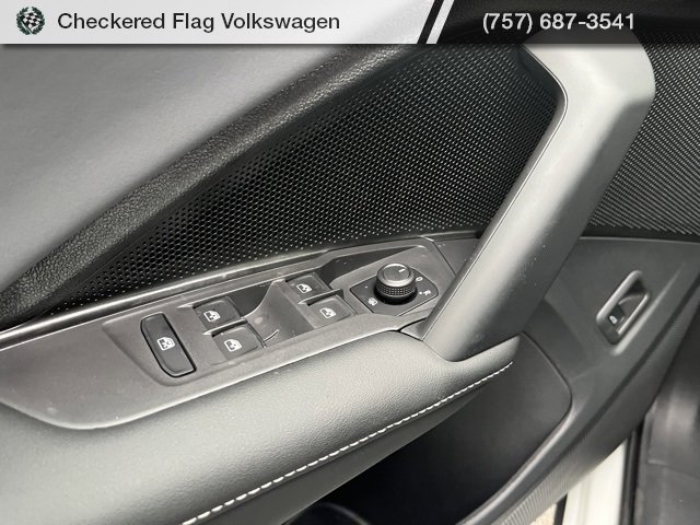 New 2025 Volkswagen Tiguan SE image 30