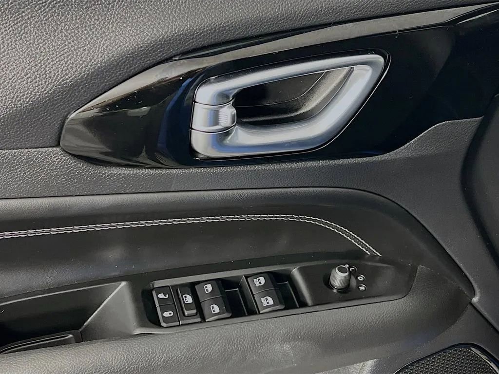 Used 2022 Jeep Compass Altitude w/ Convenience Group image 18