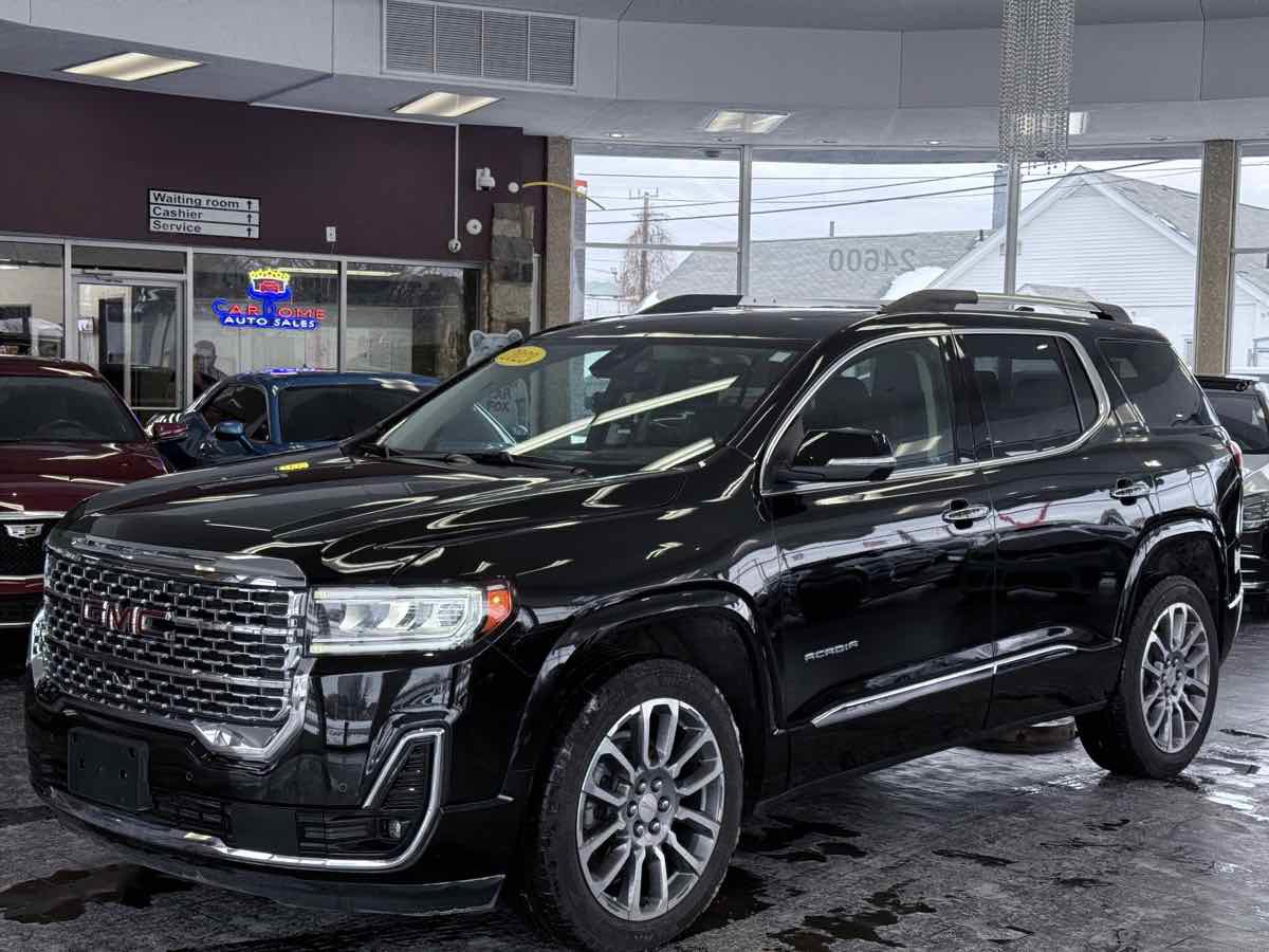 Used 2023 GMC Acadia Denali w/ Denali Ultimate Package AWD/4WD image 2
