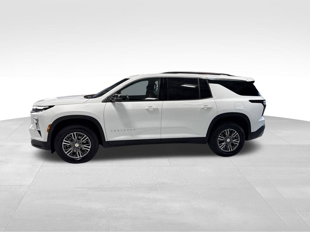 Used 2026 Chevrolet Traverse LT FWD image 3
