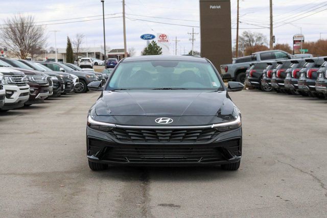 New 2026 Hyundai Elantra SE w/ Cargo Package image 2