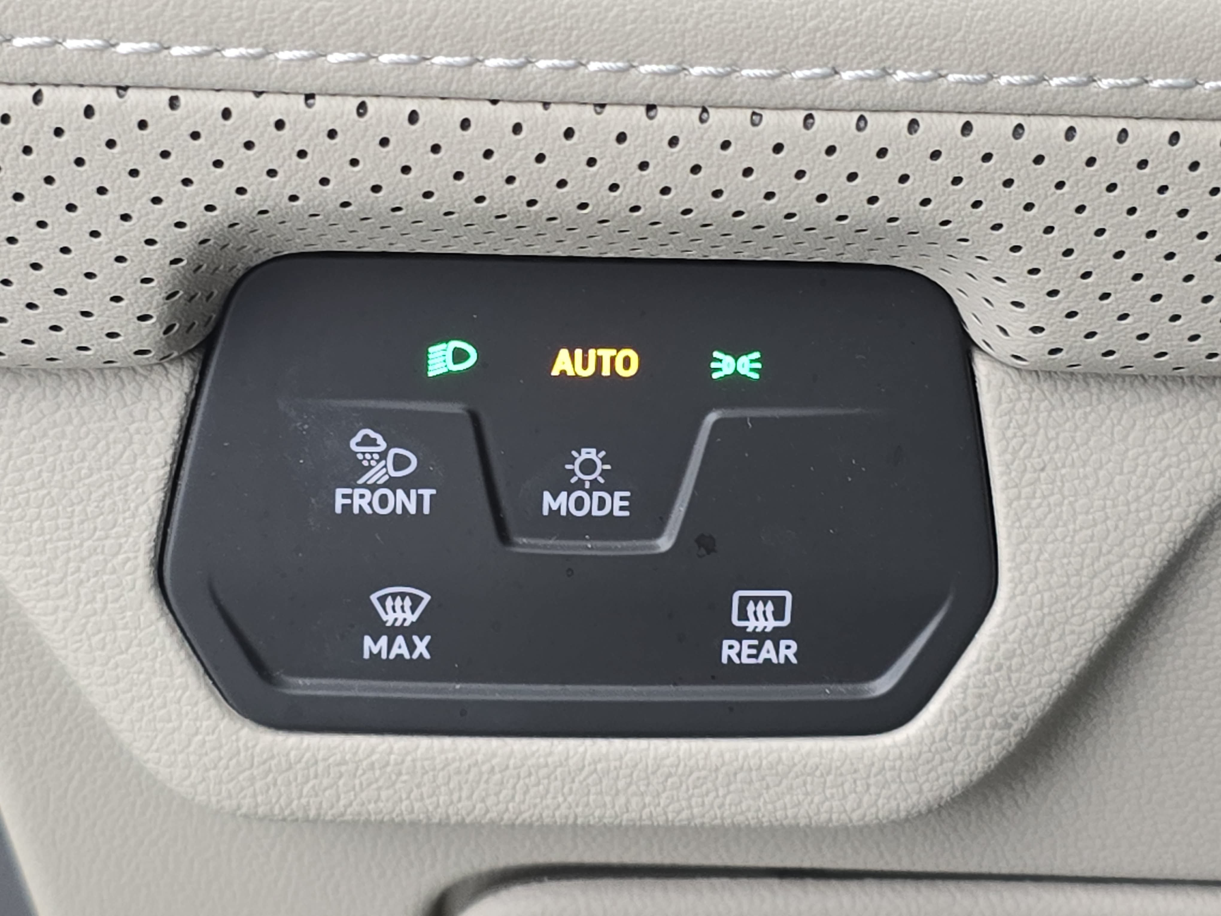 Certified 2024 Volkswagen Atlas SEL Premium R-Line AWD/4WD image 27
