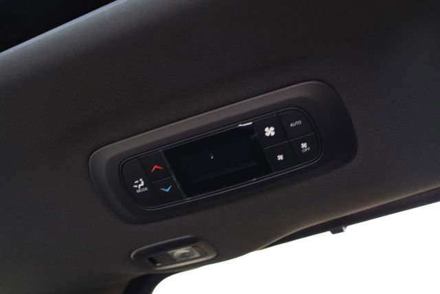 New 2026 Chrysler Pacifica Limited image 25