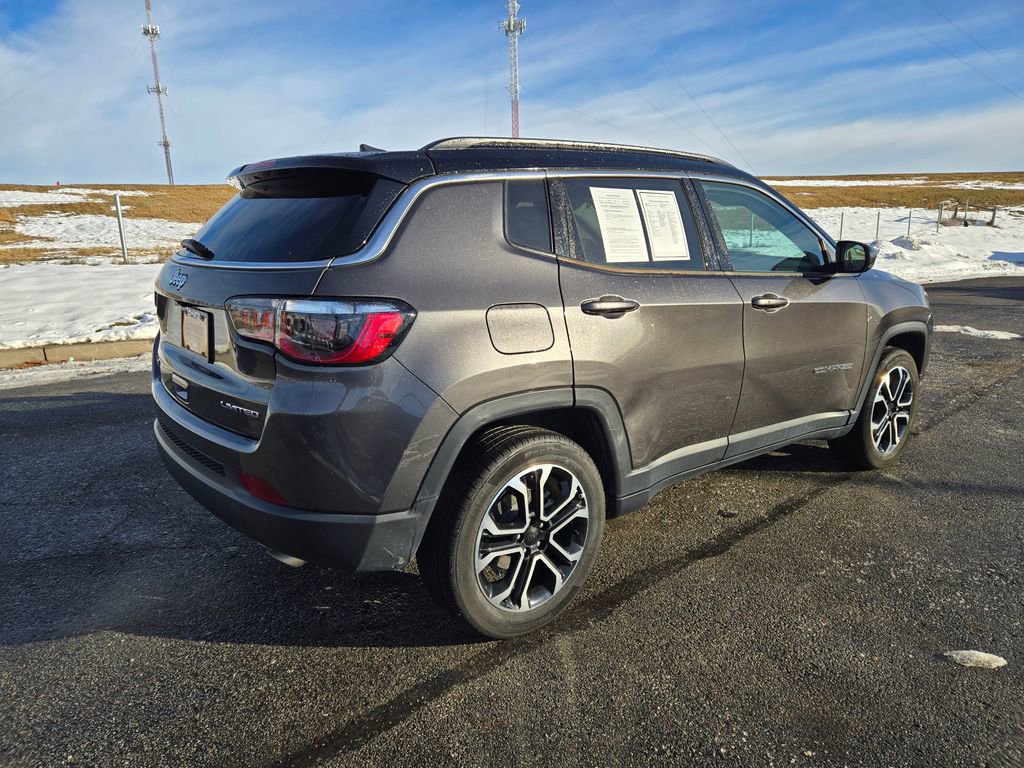 Used 2022 Jeep Compass Limited image 3