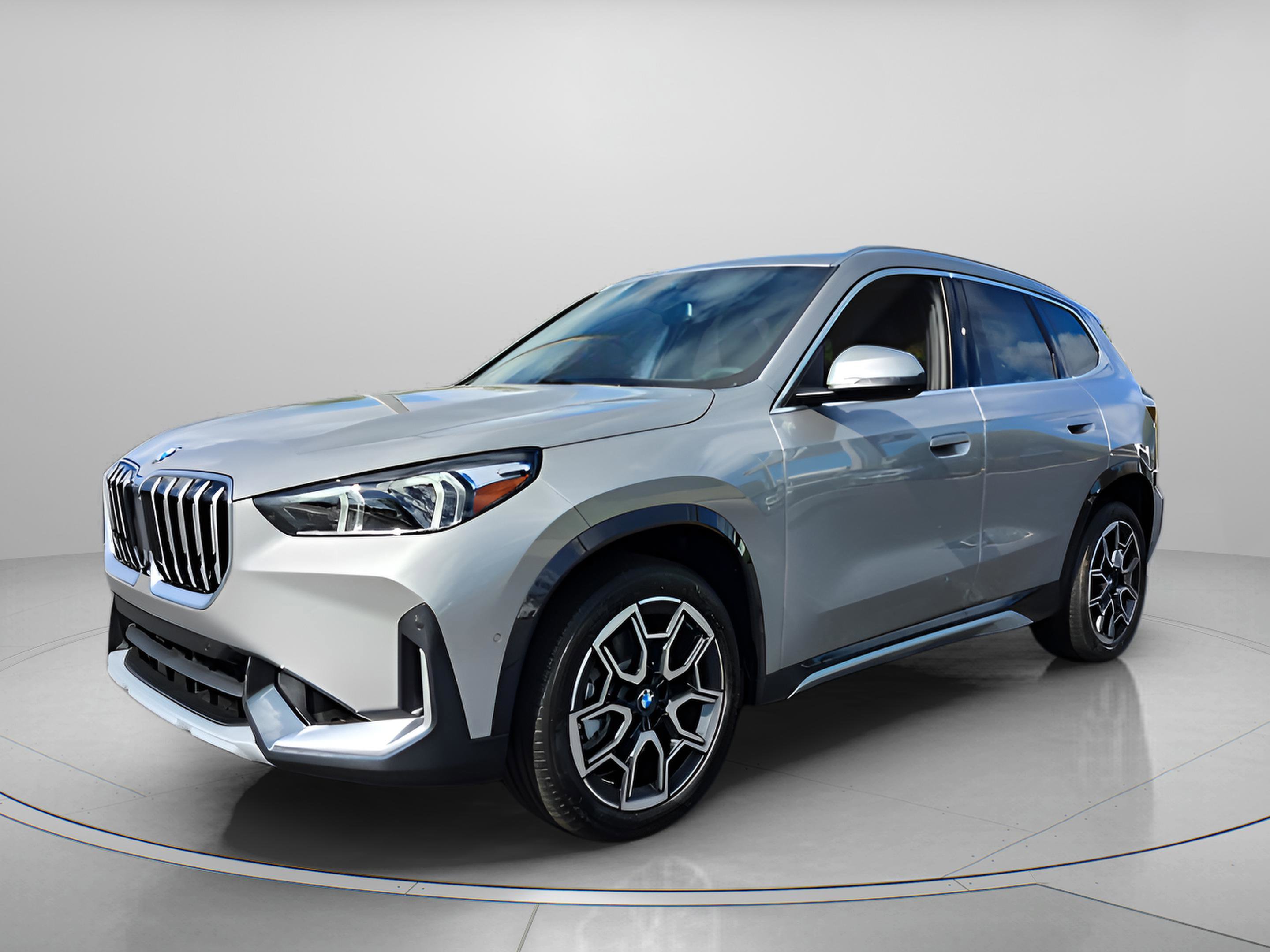 New 2026 BMW X1 xDrive28i w/ M Sport Package AWD/4WD image 2