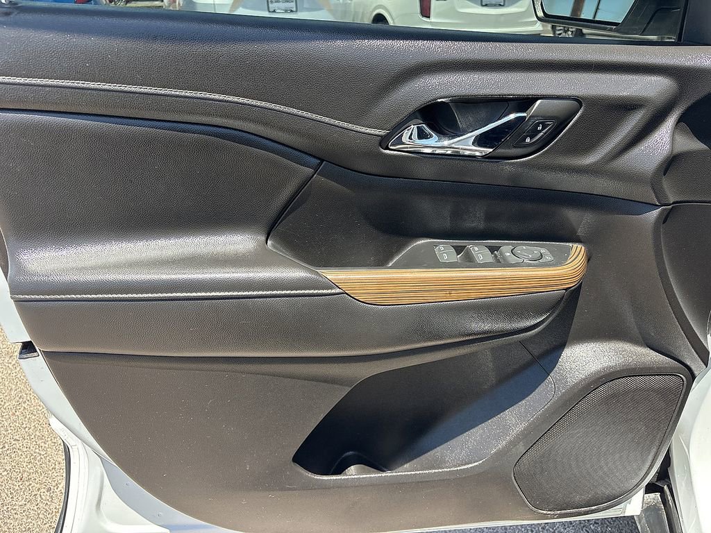 Used 2023 GMC Acadia SLE w/ LPO, Bright Accent Package FWD image 18