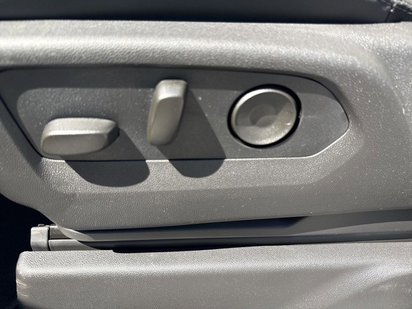 New 2026 GMC Sierra 1500 SLT image 11