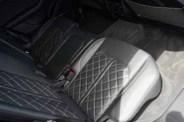 Used 2023 Audi SQ8 Prestige AWD/4WD image 18