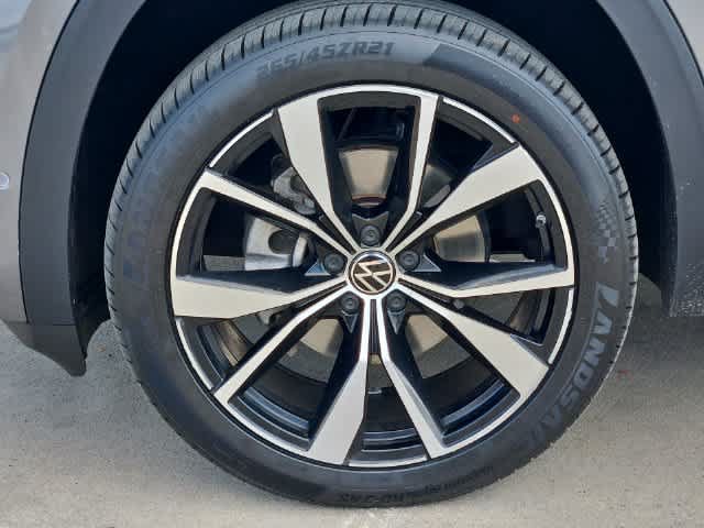 Used 2024 Volkswagen Atlas SEL Premium R-Line AWD/4WD image 13