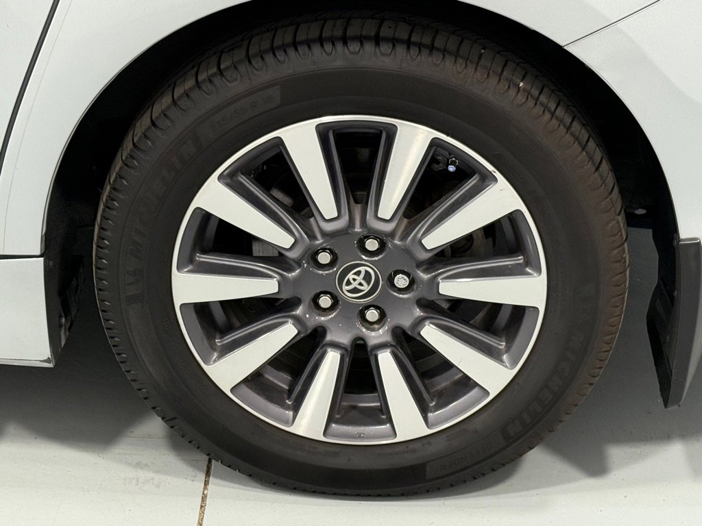Used 2020 Toyota Sienna Limited Premium image 28