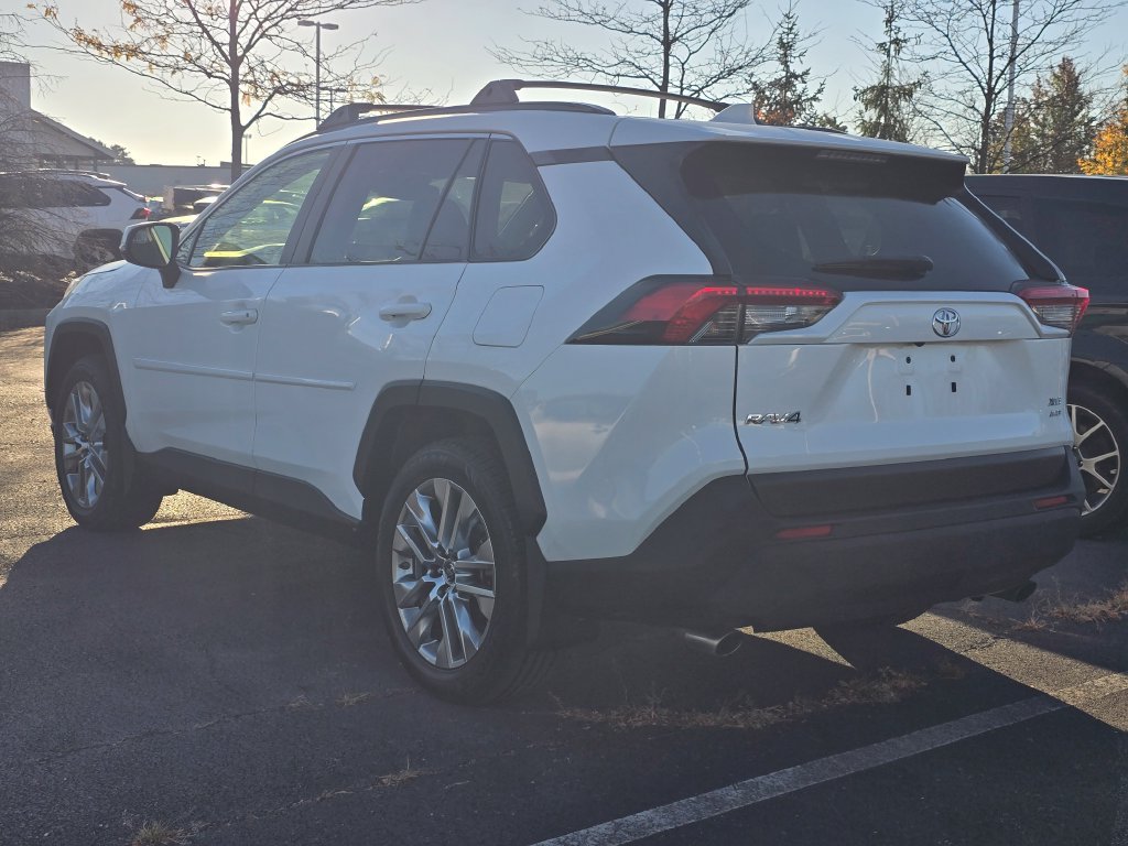 Used 2019 Toyota RAV4 XLE Premium w/ Cold Weather Package AWD/4WD image 6