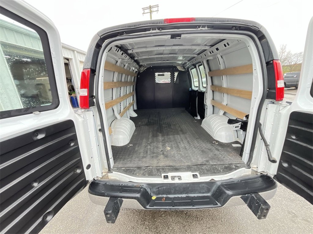 Used 2024 GMC Savana 2500 w/ Driver Convenience Package image 21