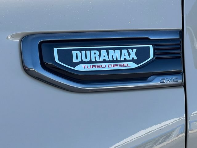 Used 2023 GMC Sierra 1500 AT4 w/ Technology Package AWD/4WD image 2